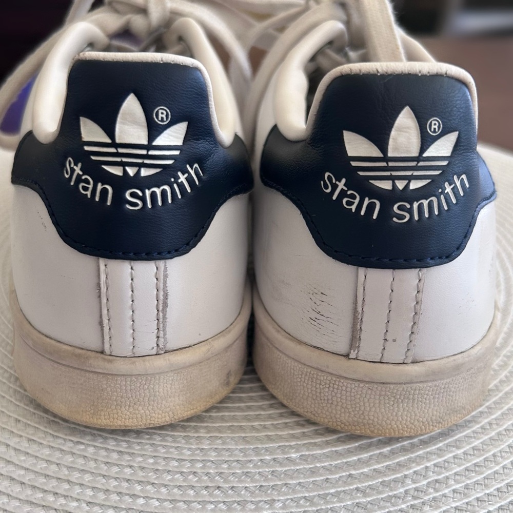 adidas Stan Smith Size 6.5 White Leather Navy Blue Heel Classic Retro Preppy
